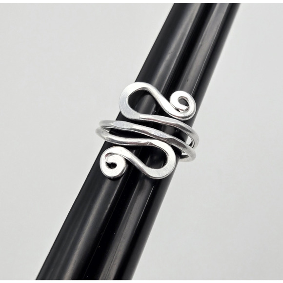 Snake Ring Silvertone Scroll Hammered Metal Swirl Modern Artisan Boho Size 6.25 - Picture 1 of 11